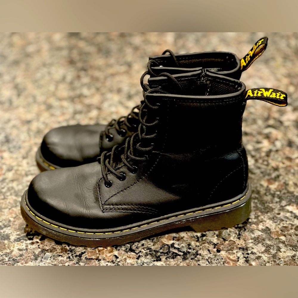 Dr Martens 1460 Black Delaney boots Big Kids size 3
